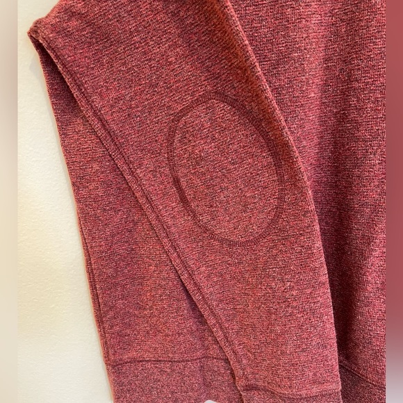 Banana Republic Sweater - Red - Large - Picture 3 of 3